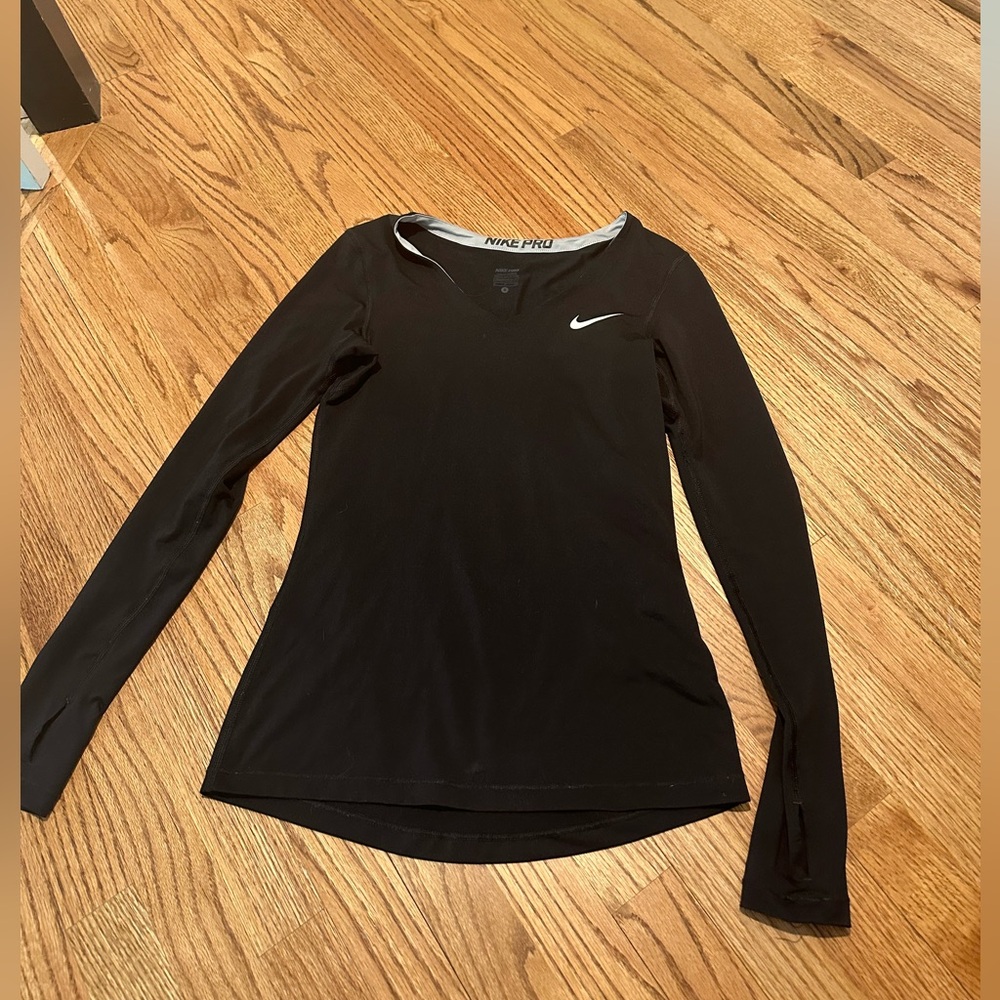 Women’s Nike Black Long-Sleeve Performance Top l